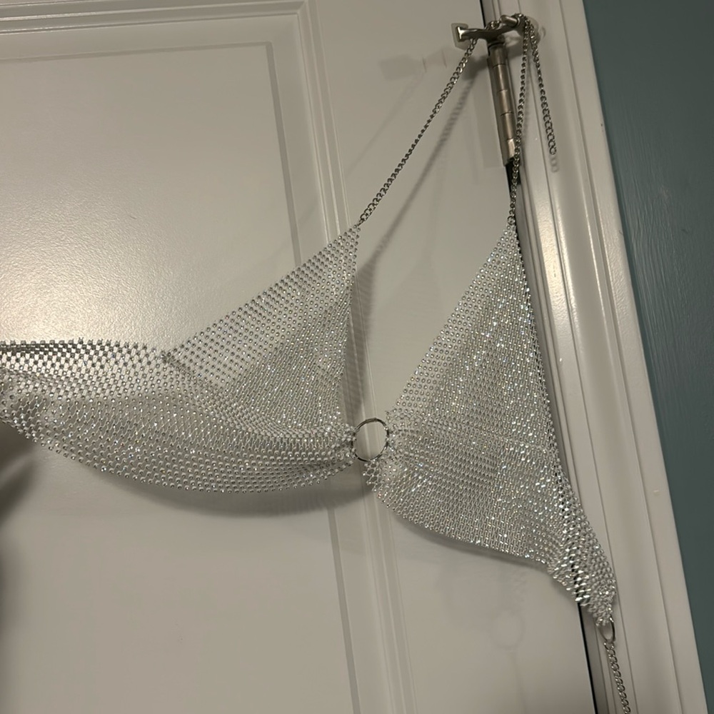 Sexy pendant crop